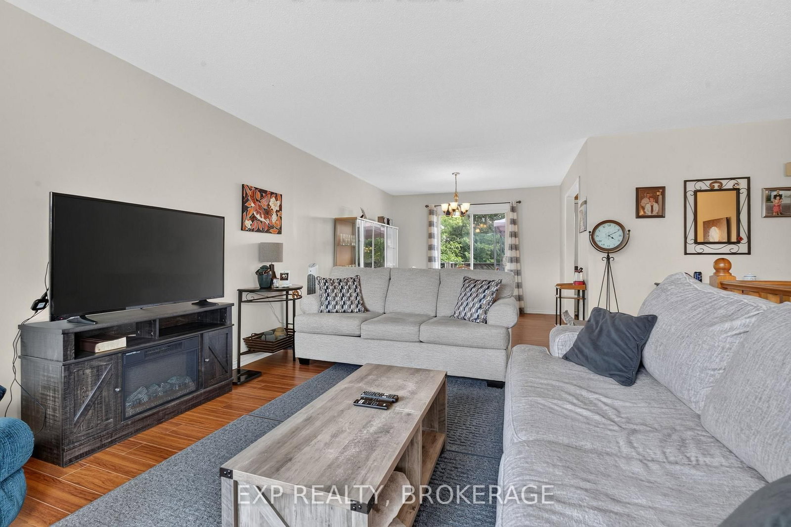 2016 COLE HILL Road • Kingston, ON photo 5