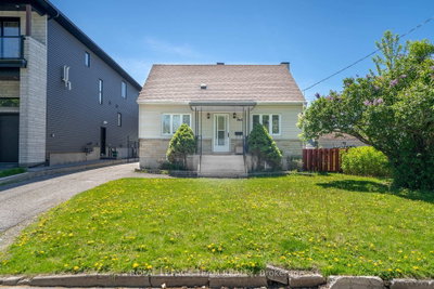 Detached House for sale at 464 Mutual Street, Ottawa, Ontario, K1K 1C8 - Castle Heights - MLS: X13764500