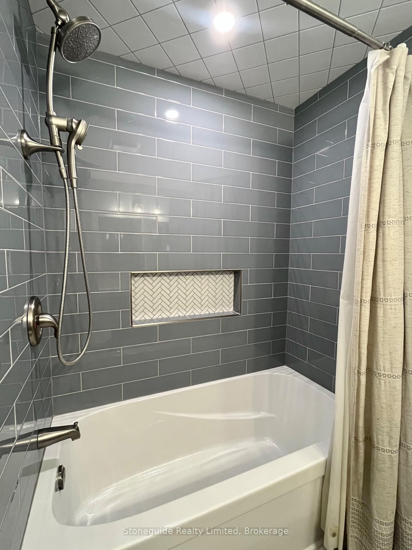 1611 Parkhill Road W • Cavan Monaghan, ON photo 21