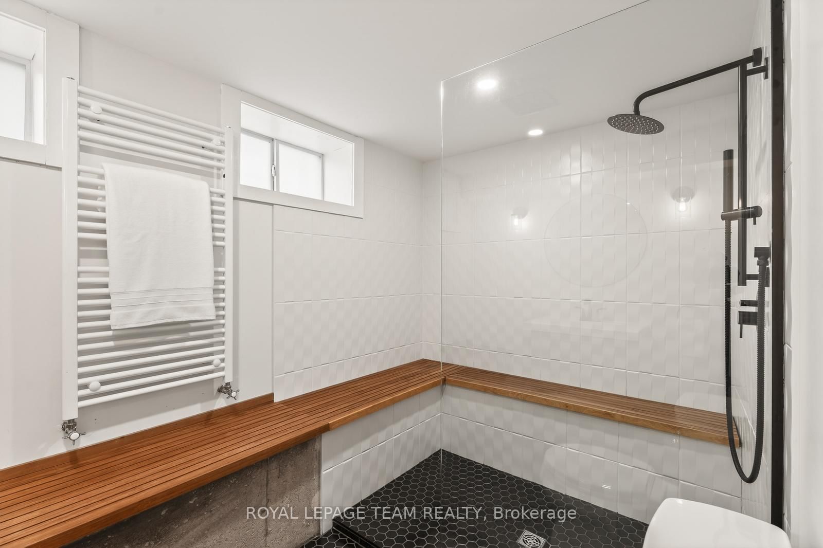 318 CLEMOW Avenue • Ottawa, ON photo 28