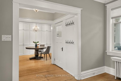 318 CLEMOW Avenue • Ottawa, ON photo 6