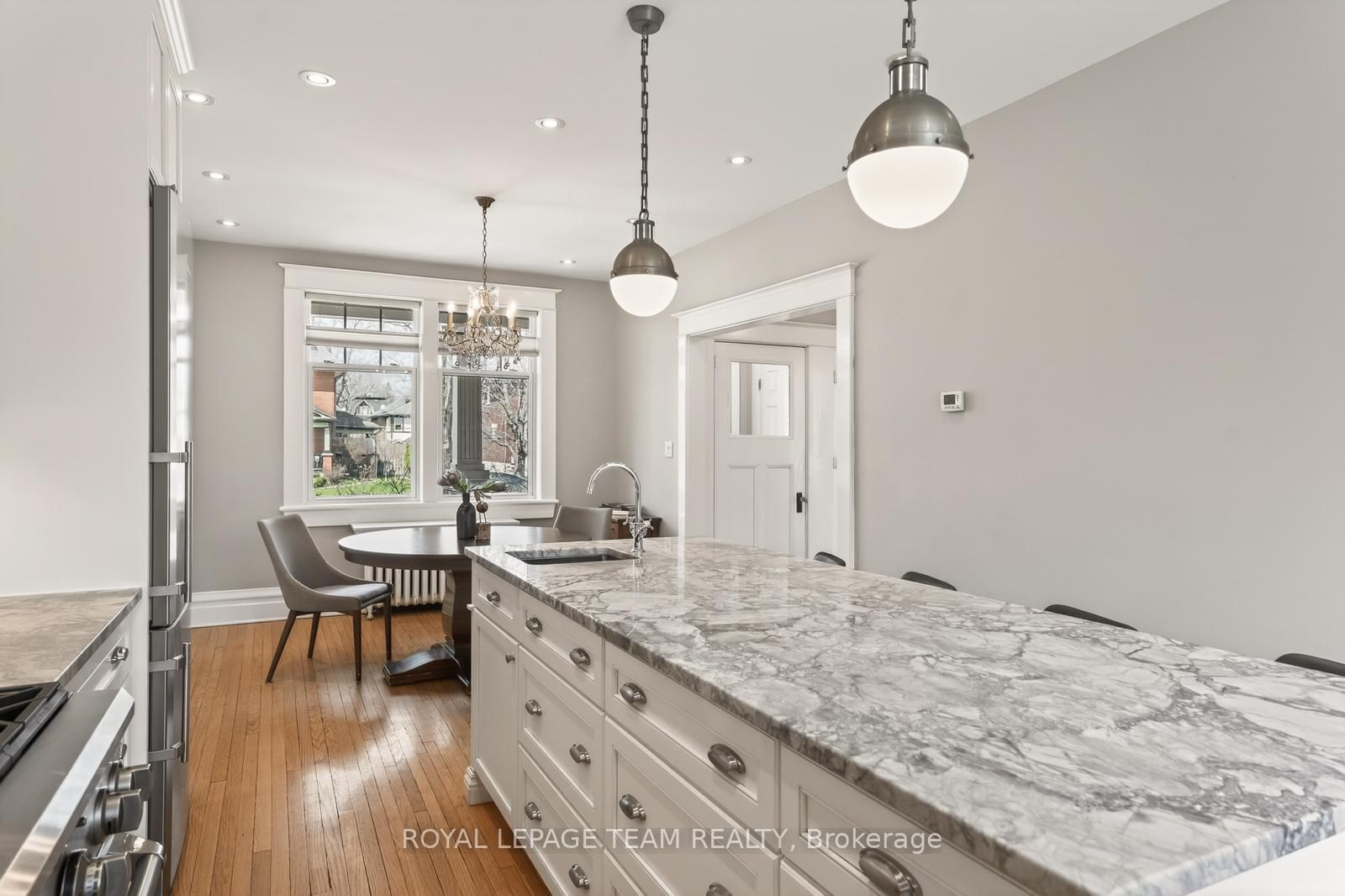 318 CLEMOW Avenue • Ottawa, ON photo 8