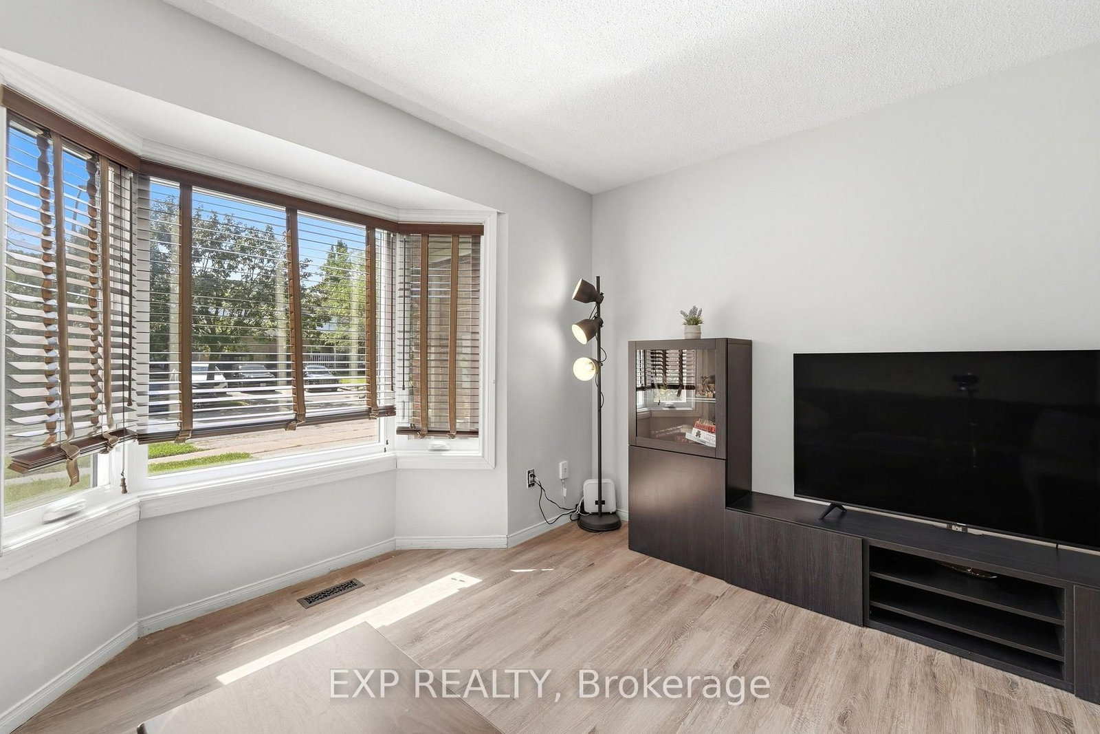 14 Hedge Lawn Drive • Grimsby, ON photo 11