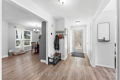 14 Hedge Lawn Drive • Grimsby, ON photo 5