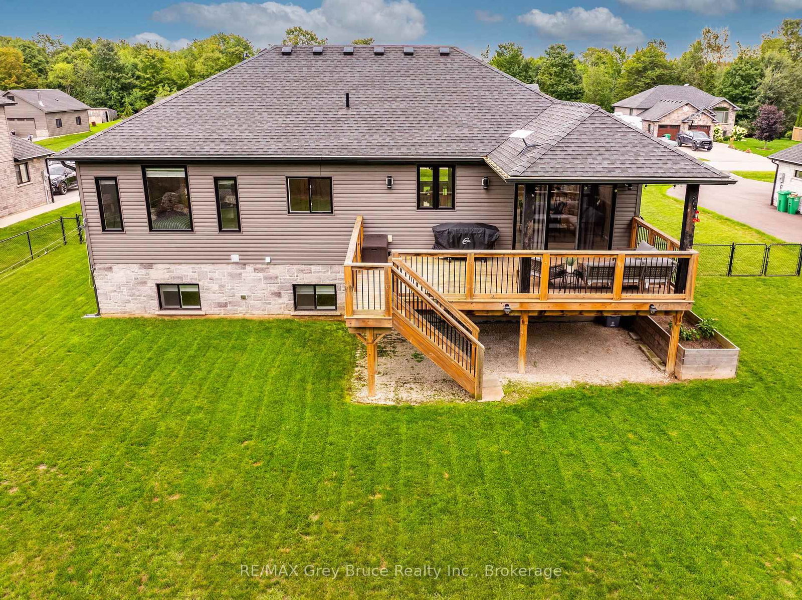 63 Howe Drive • Georgian Bluffs, ON photo 38