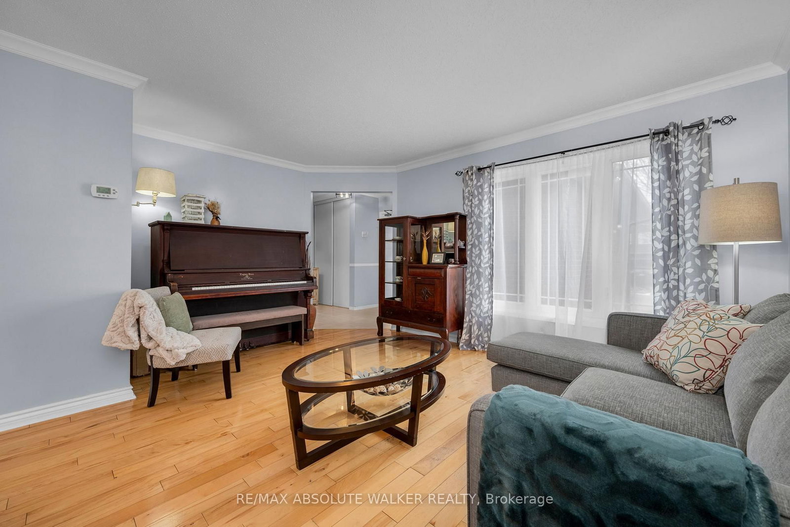 2061 Legrand Crescent • Ottawa, ON photo 8