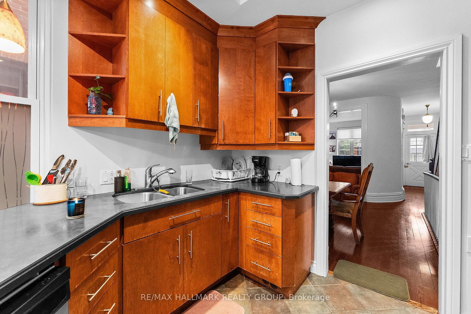 157 St Andrew Street • Ottawa, ON photo 8
