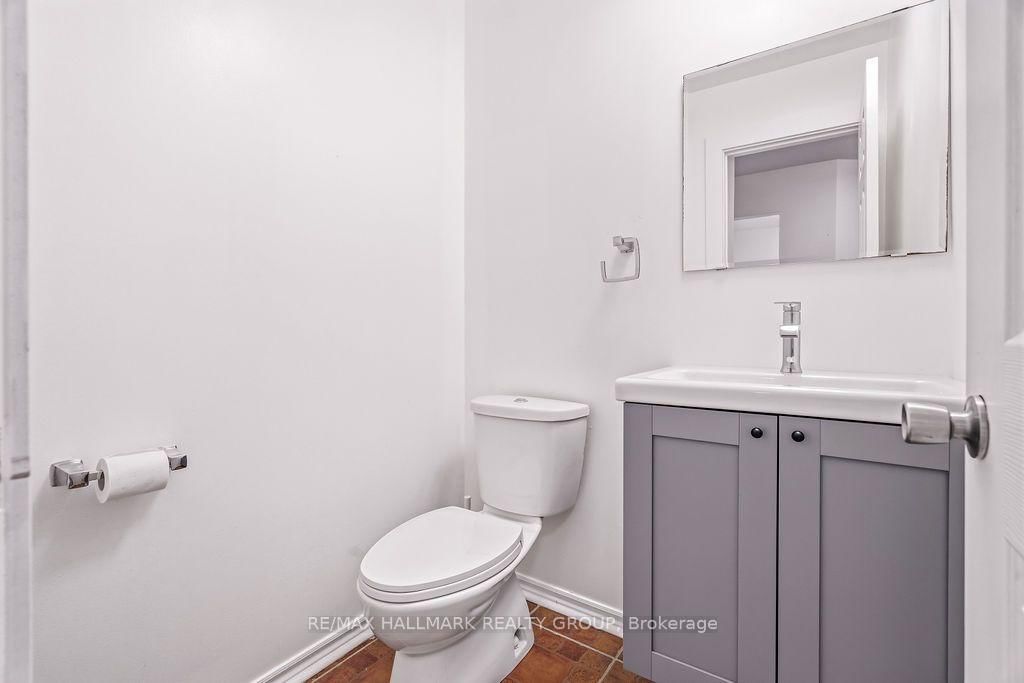 74 Welsh Private • #64 • Ottawa, ON photo 14
