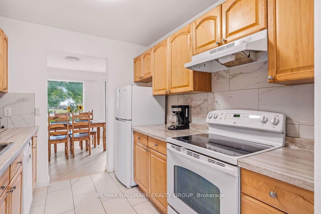 74 Welsh Private • #64 • Ottawa, ON photo 6