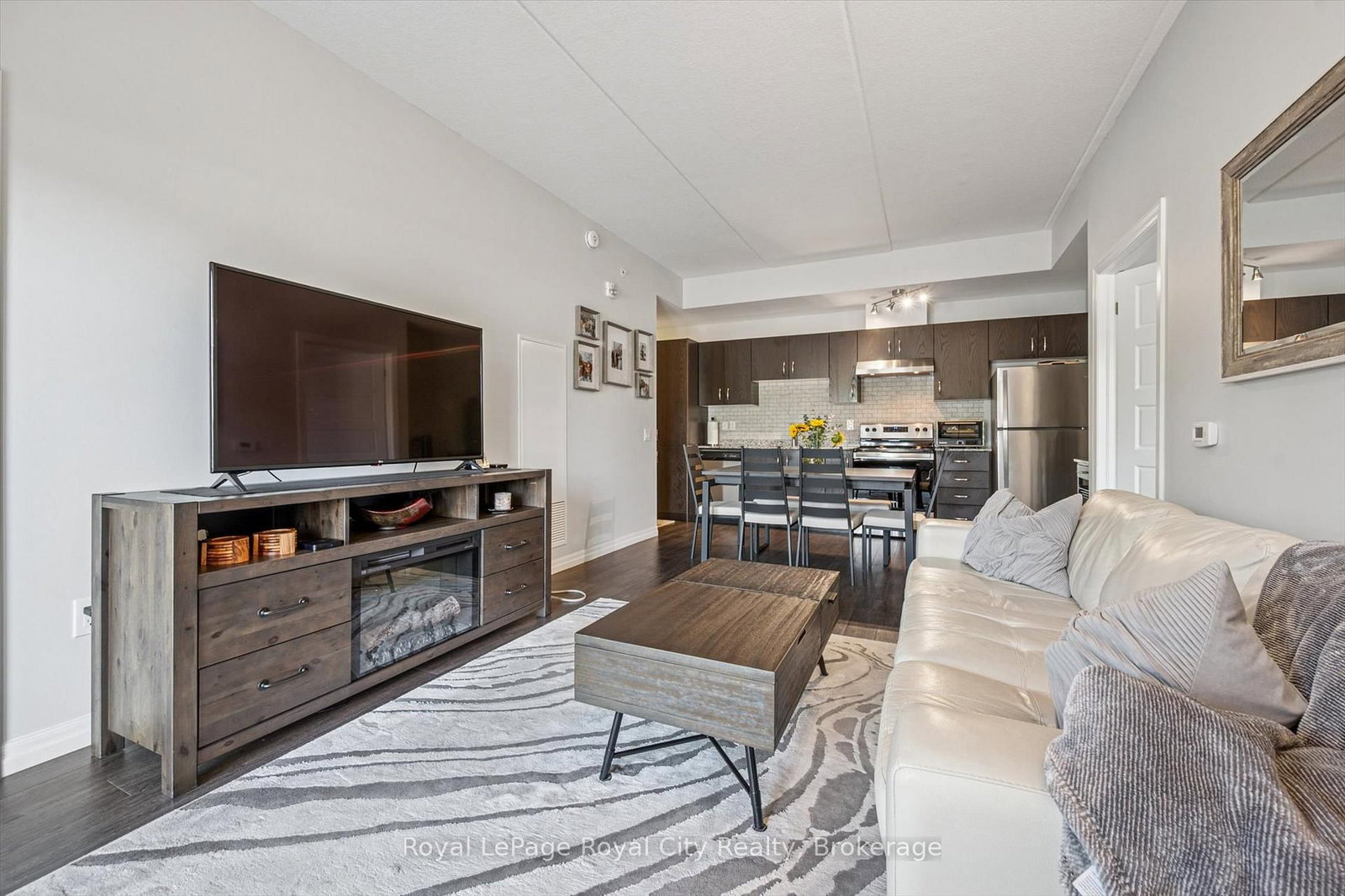 35 Kingsbury Square • #121 • Guelph, ON photo 13