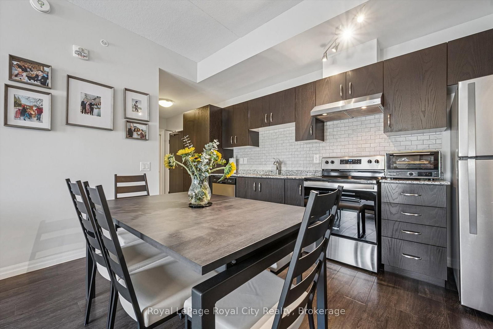 35 Kingsbury Square • #121 • Guelph, ON photo 15