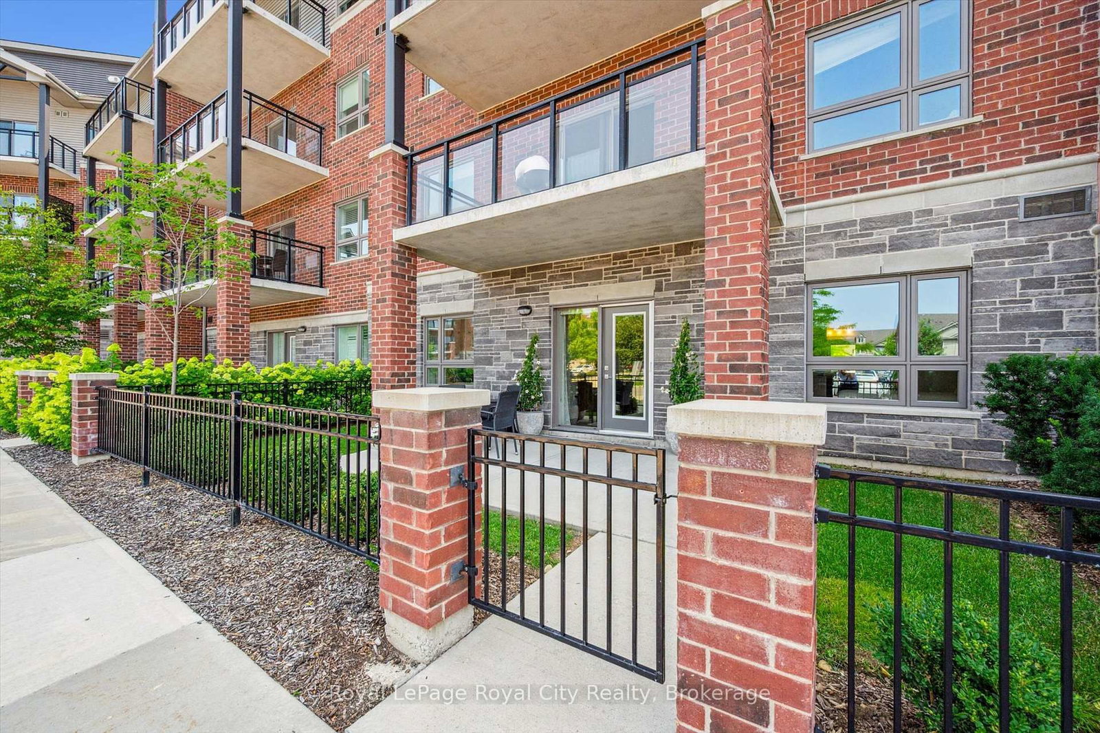 35 Kingsbury Square • #121 • Guelph, ON photo 31