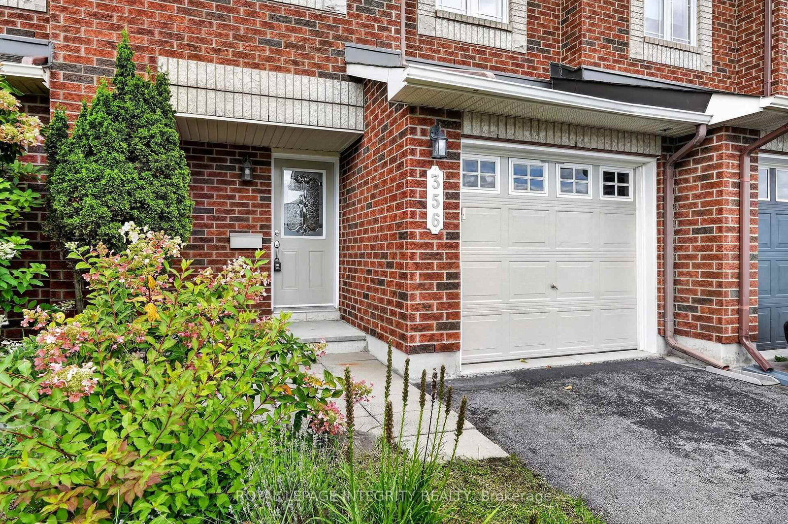356 Harvest Valley Avenue • Ottawa, ON photo 2