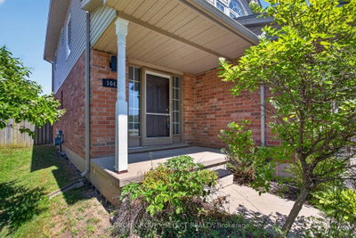1647 Bayswater Crescent • London North, ON photo 2