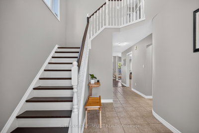 1647 Bayswater Crescent • London North, ON photo 4