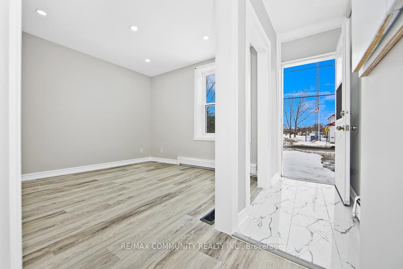 83 Moira Street W