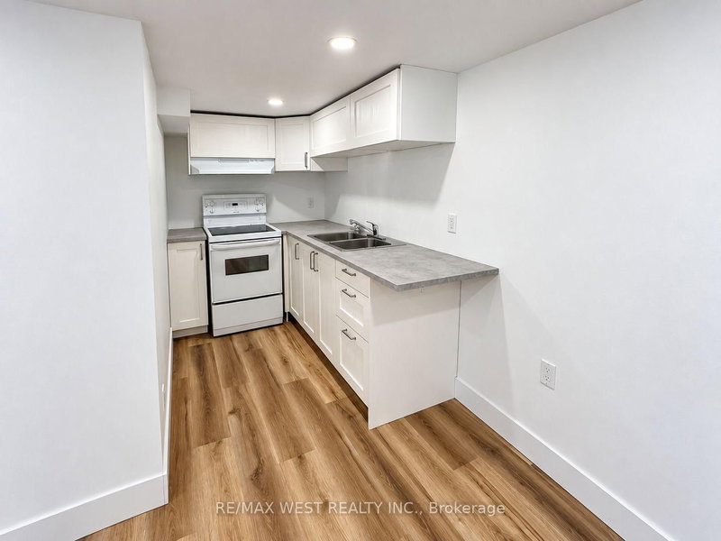 Lower Level - 533 Courtland Avenue E