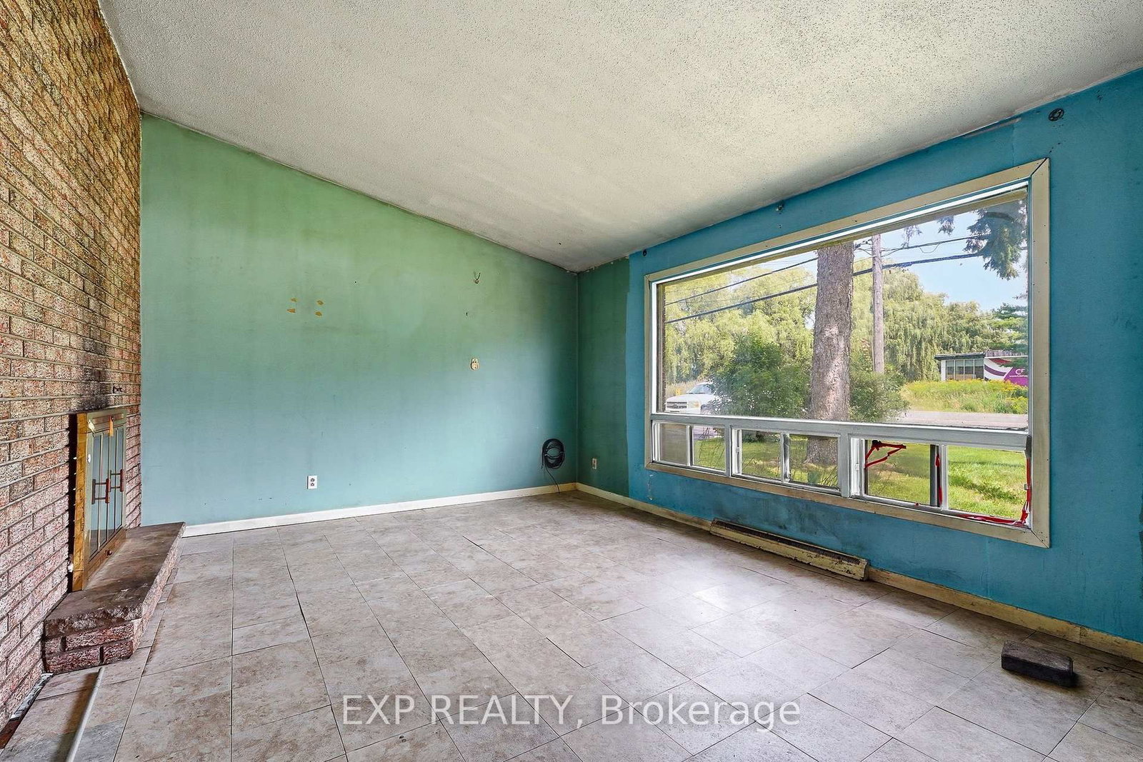 2498 Mer Bleue Road • Ottawa, ON photo 15