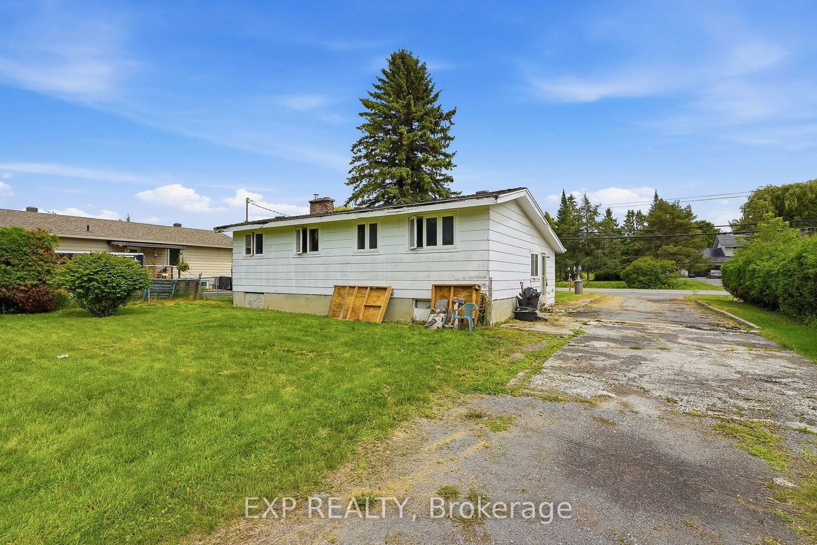 2498 Mer Bleue Road • Ottawa, ON photo 18