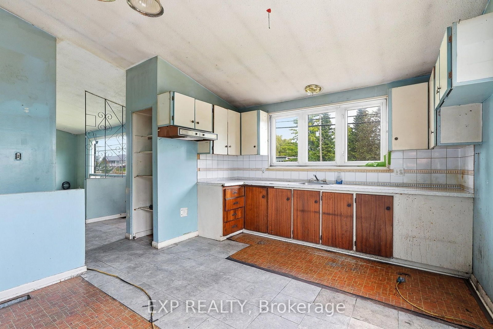 2498 Mer Bleue Road • Ottawa, ON photo 6