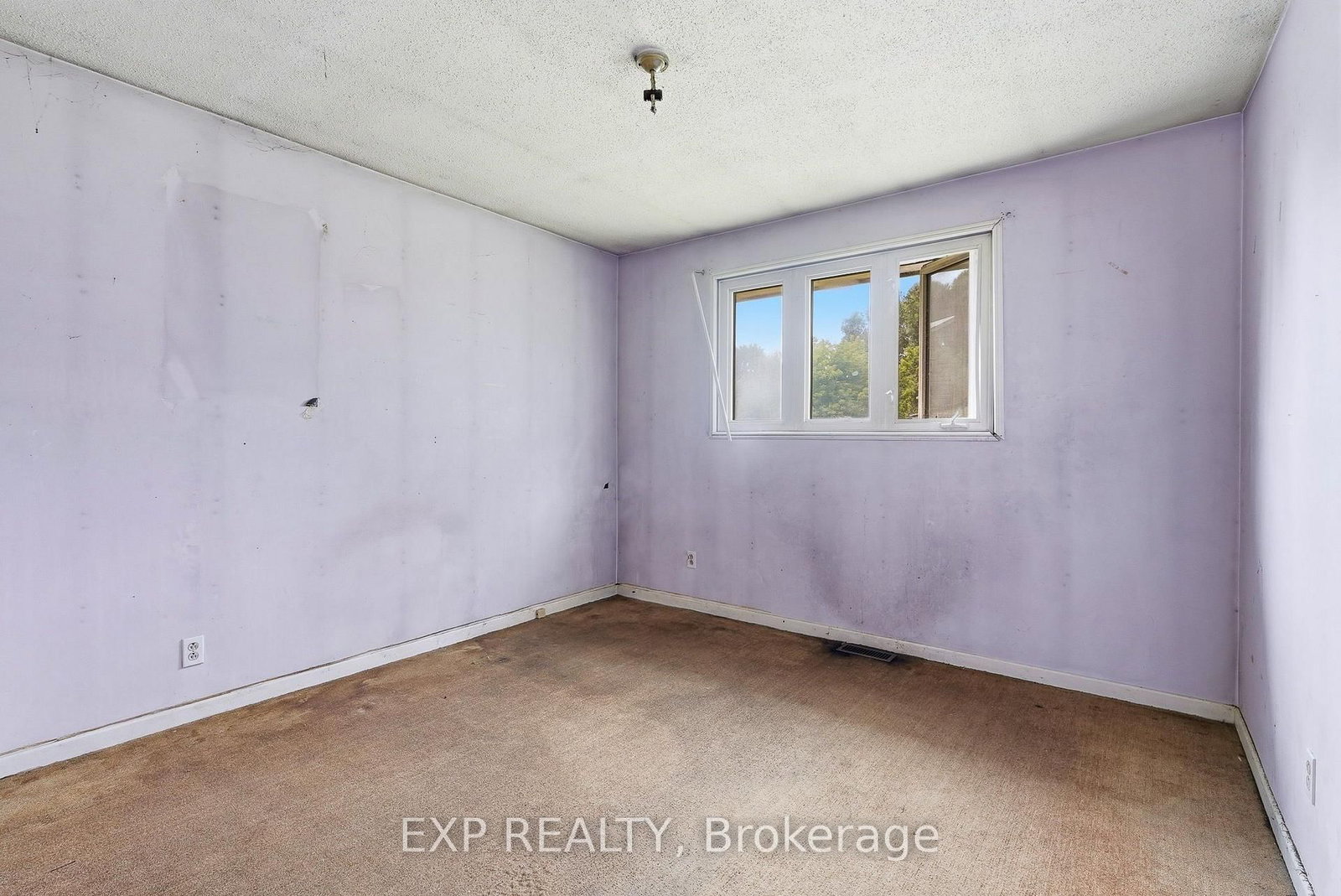 2498 Mer Bleue Road • Ottawa, ON photo 9