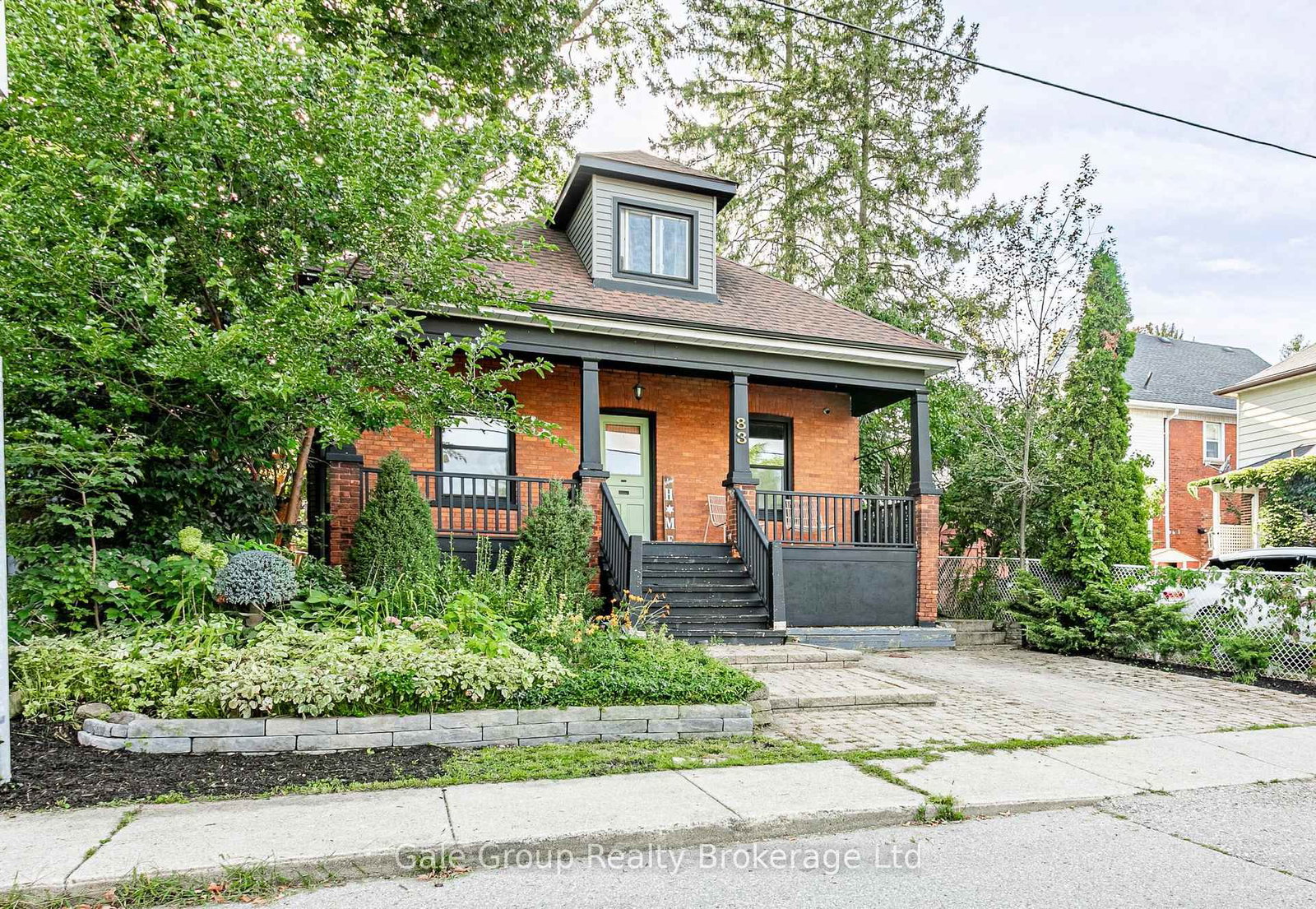 83 Victoria Street N • Woodstock, ON photo 1
