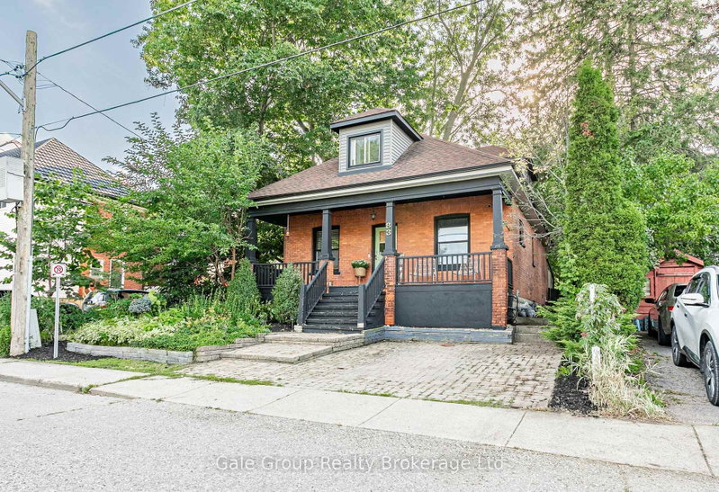 83 Victoria Street N