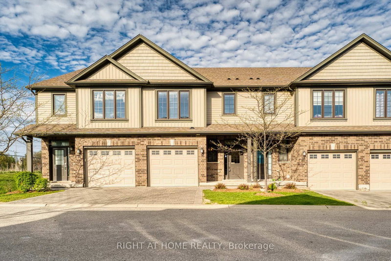 16 - 1030 OAKCROSSING Gate