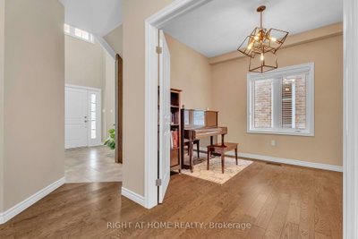 2206 SPRINGRIDGE Drive • London North, ON photo 5