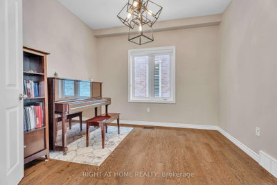 2206 SPRINGRIDGE Drive • London North, ON photo 6