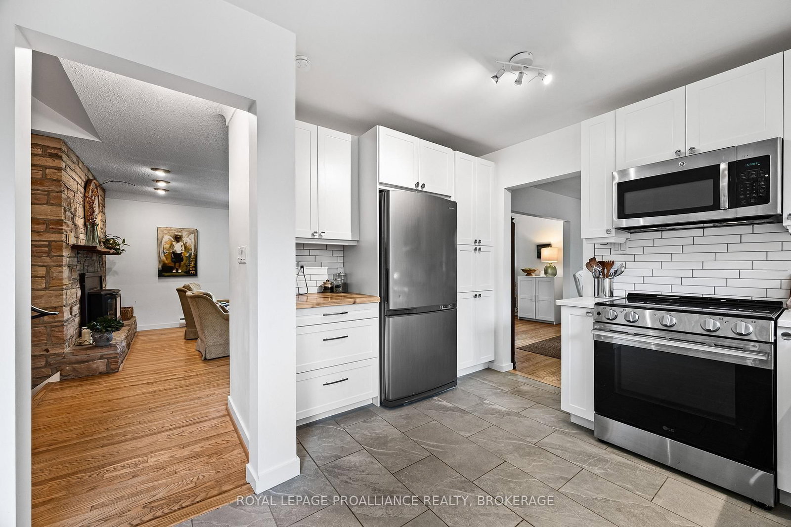 330 Elmwood Drive • Gananoque, ON photo 21
