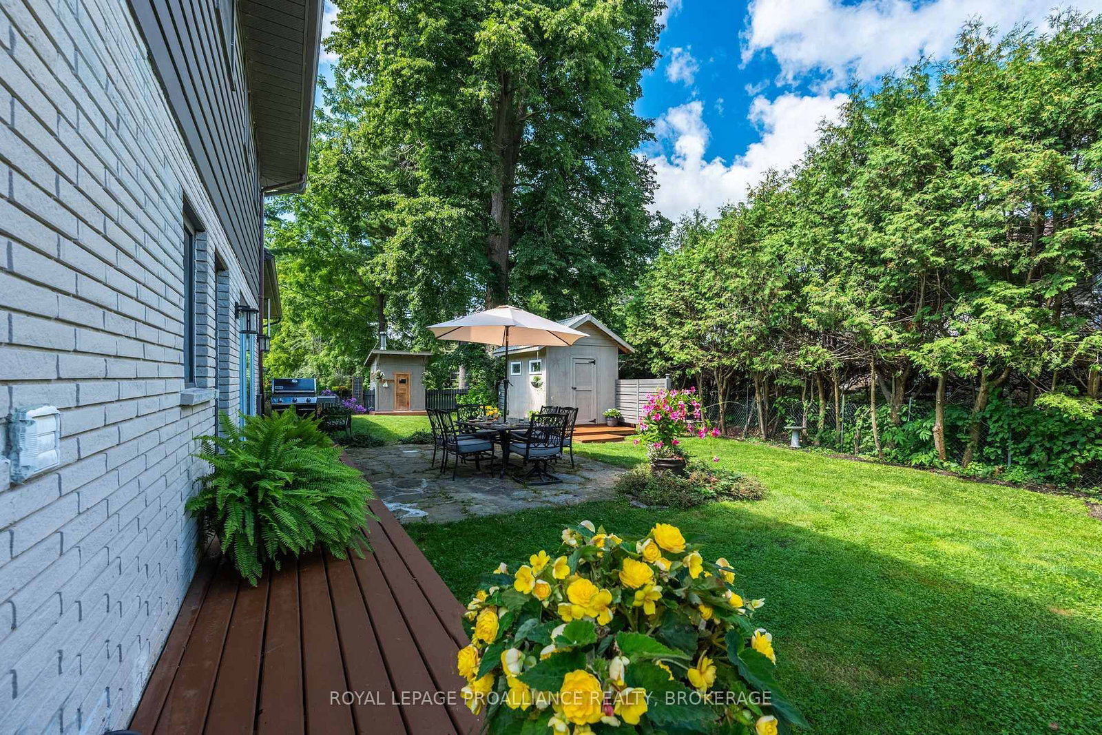 330 Elmwood Drive • Gananoque, ON photo 4