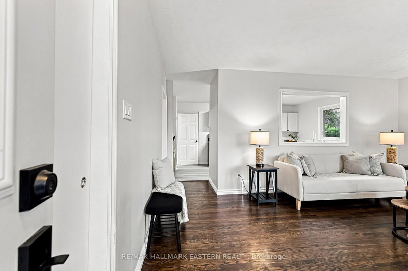 22 Kingdon Ave photo 4