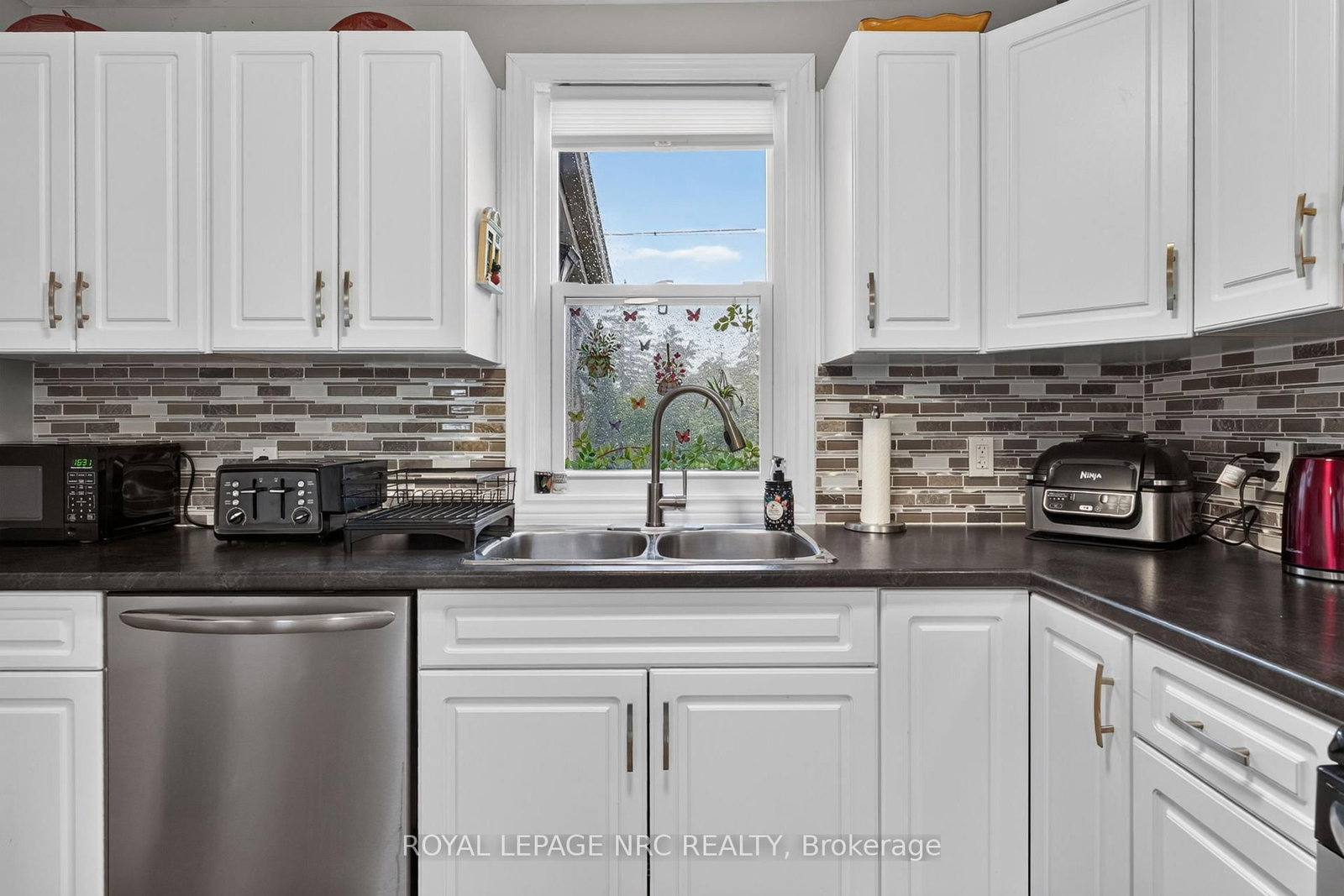 63 OAKWOOD Street • Port Colborne, ON photo 11