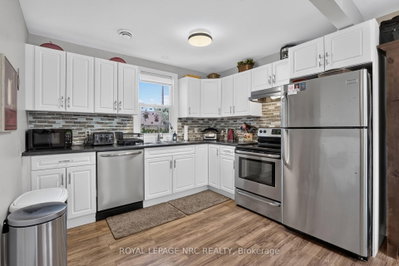 63 OAKWOOD Street • Port Colborne, ON photo 9