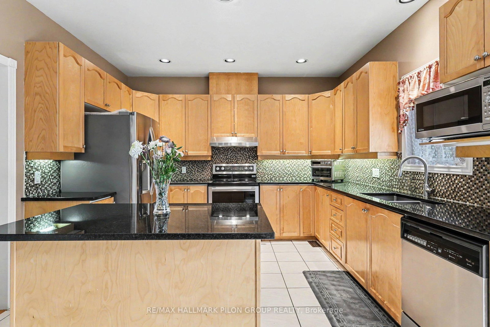 2039 Calico Crescent • Ottawa, ON photo 3