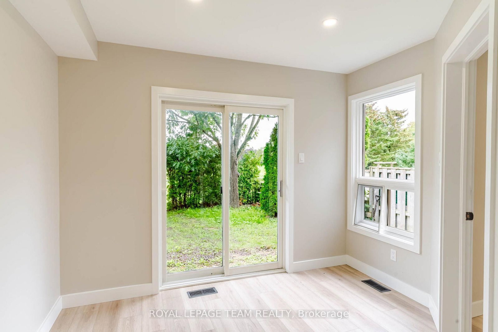 219 Jamieson Street • Almonte, ON photo 11