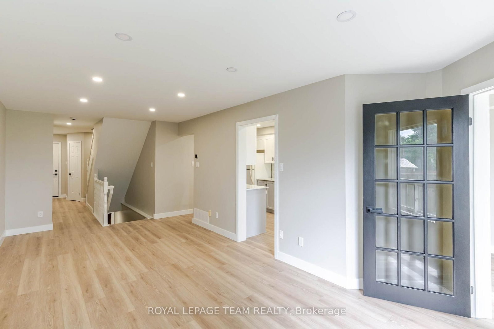 219 Jamieson Street • Almonte, ON photo 9