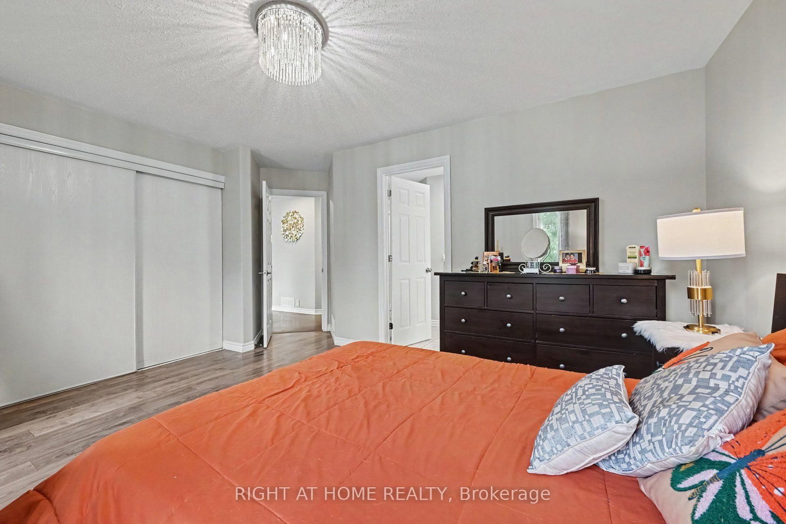 1588 Scottanne Street • Ottawa, ON photo 10