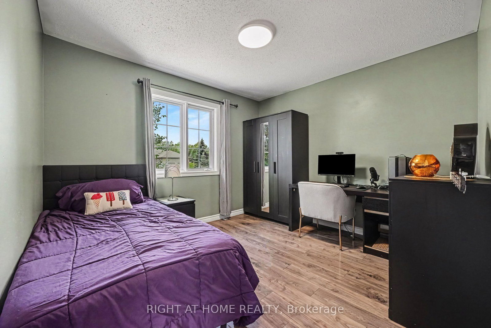 1588 Scottanne Street • Ottawa, ON photo 13