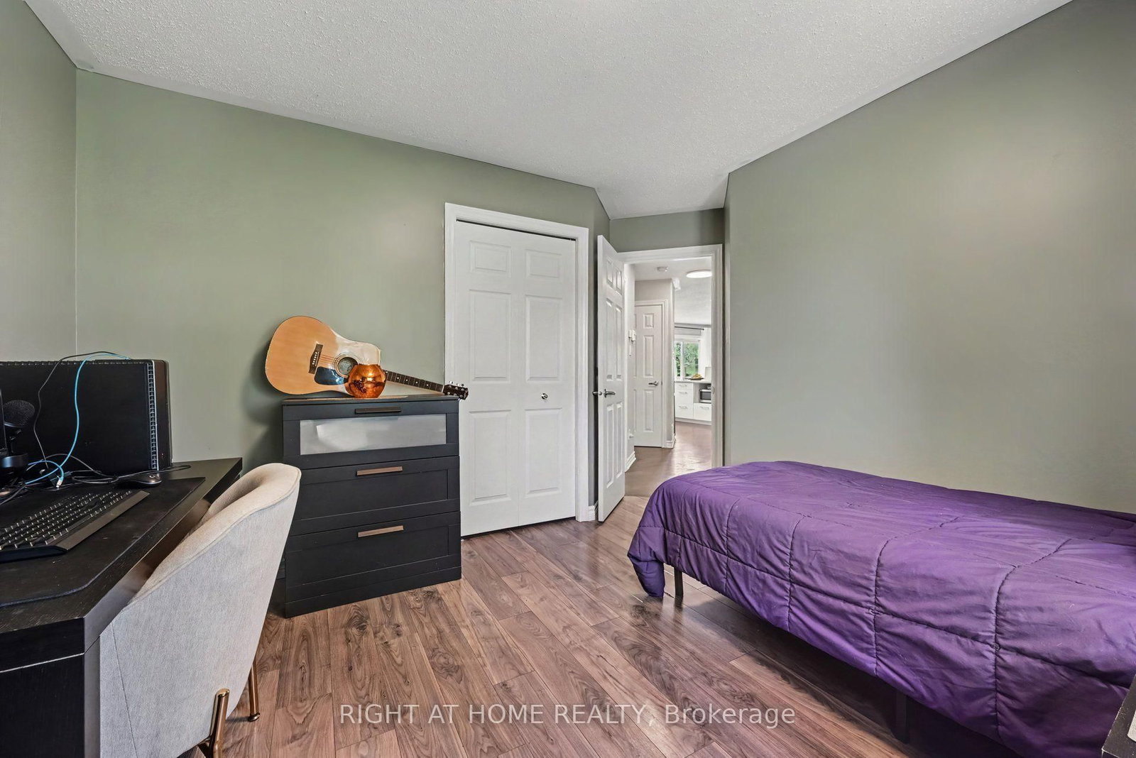 1588 Scottanne Street • Ottawa, ON photo 14