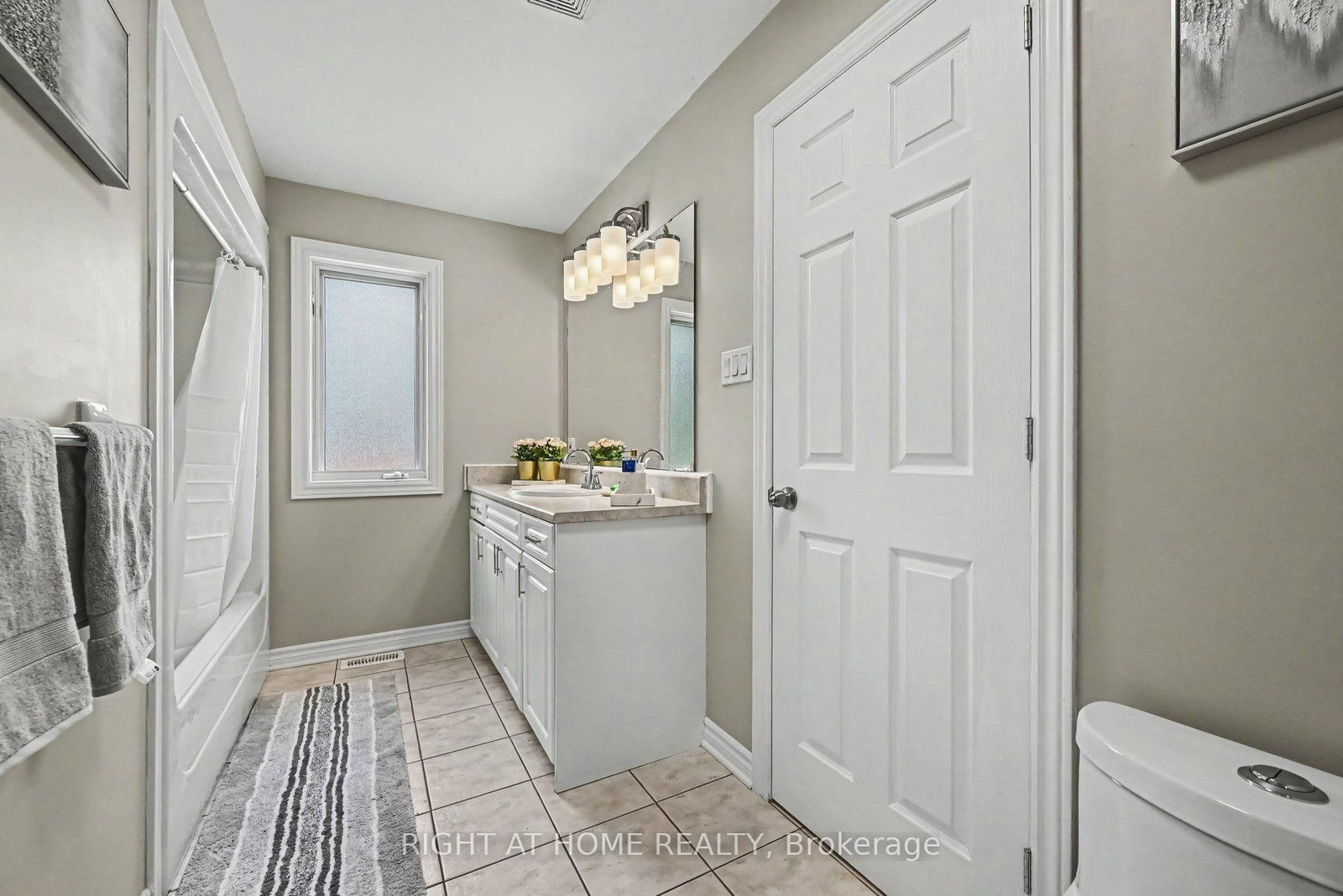 1588 Scottanne Street • Ottawa, ON photo 15