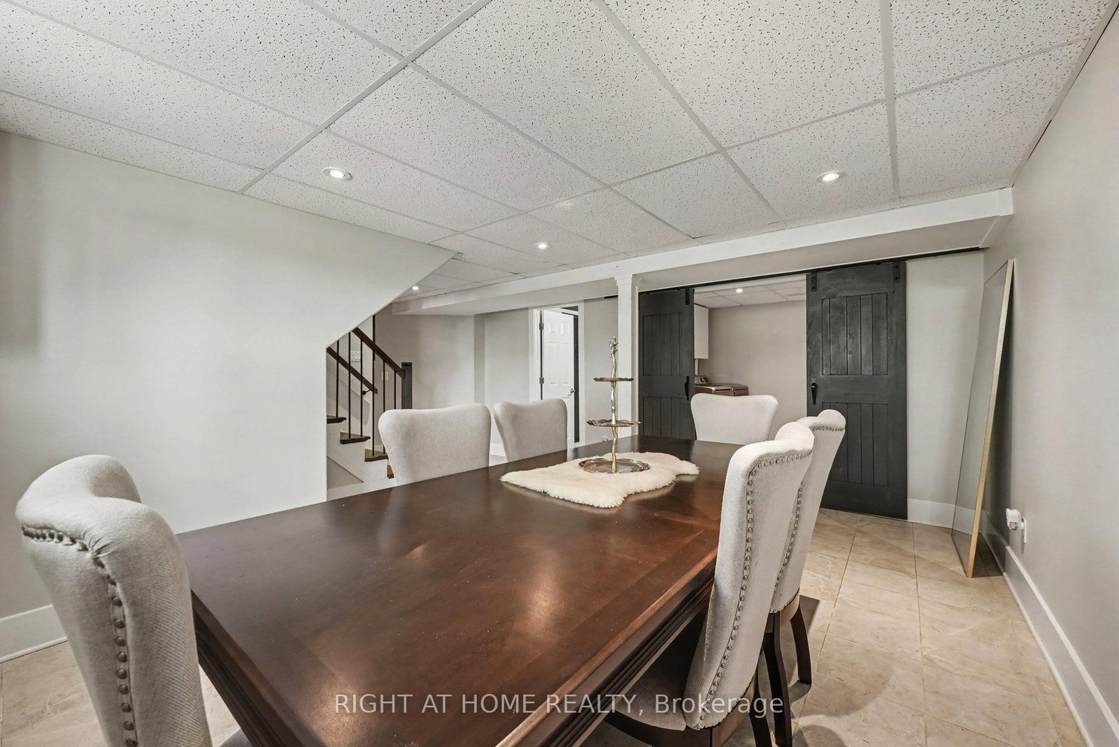 1588 Scottanne Street • Ottawa, ON photo 17