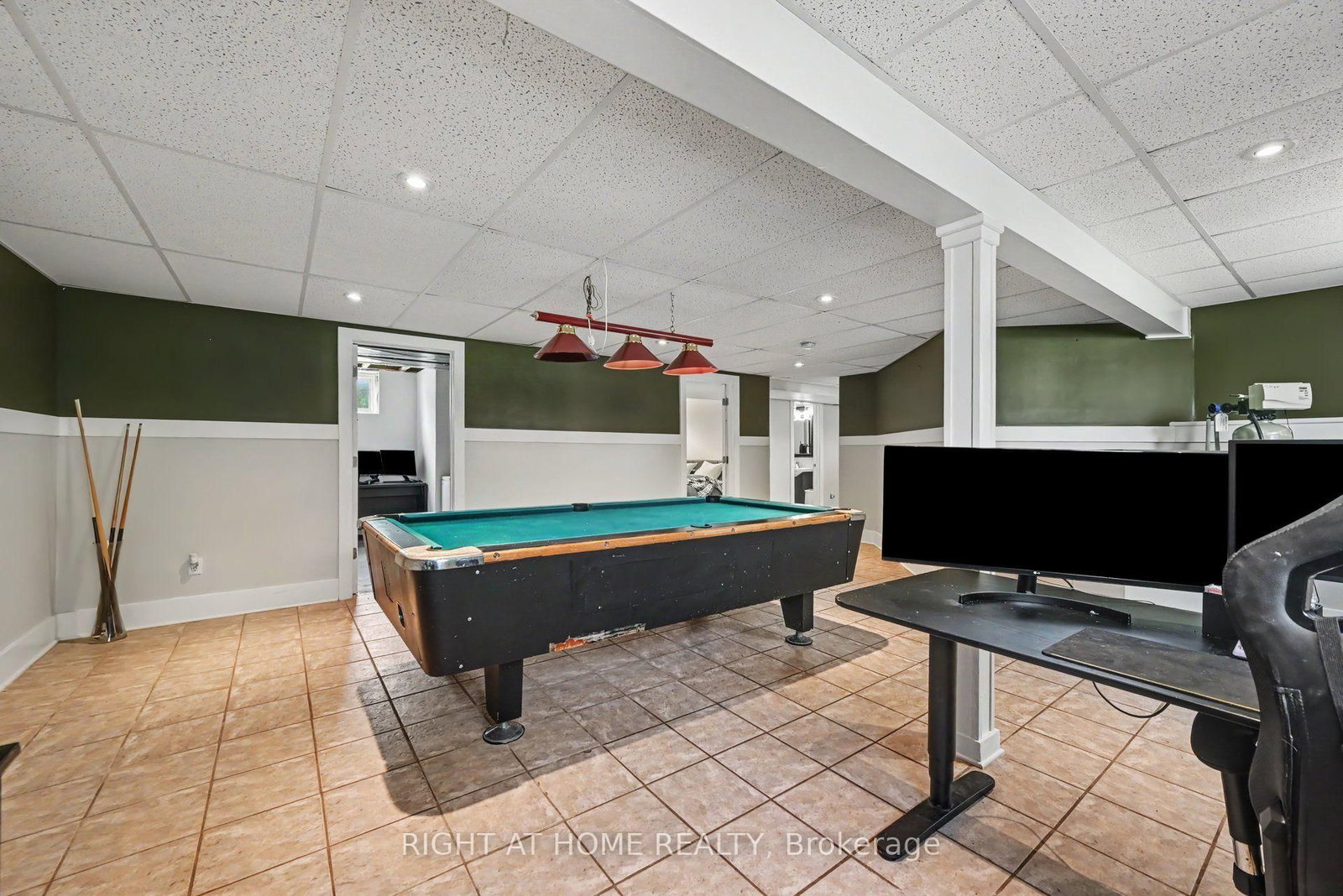 1588 Scottanne Street • Ottawa, ON photo 19