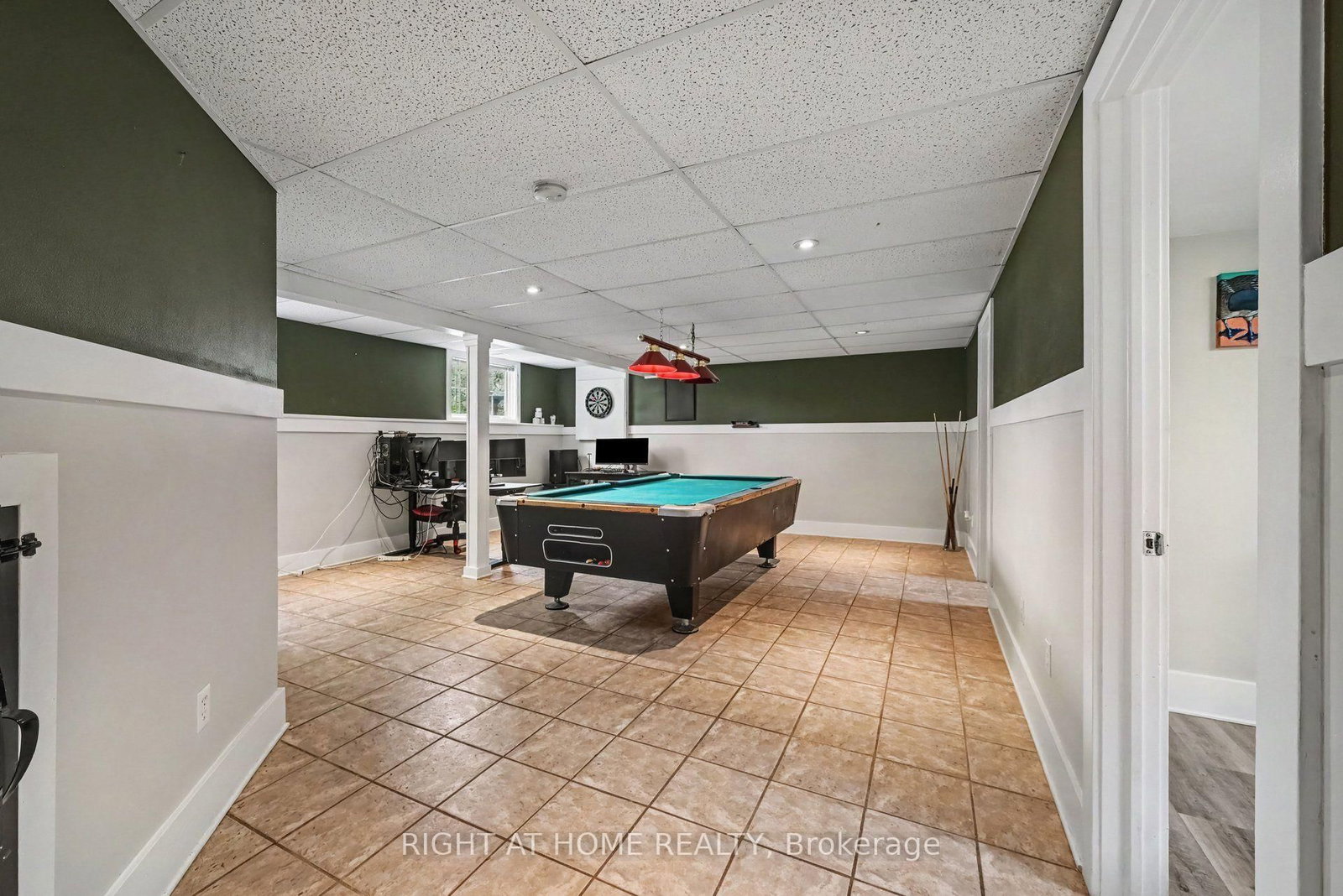1588 Scottanne Street • Ottawa, ON photo 20