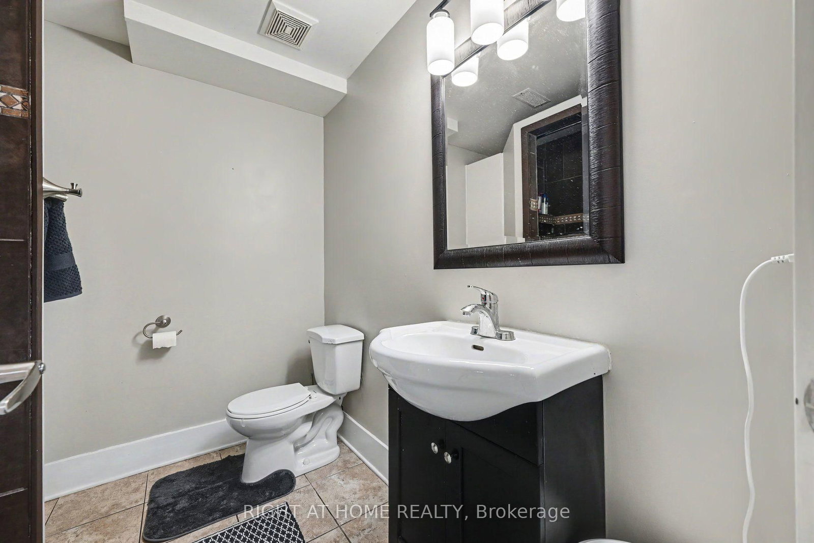 1588 Scottanne Street • Ottawa, ON photo 21
