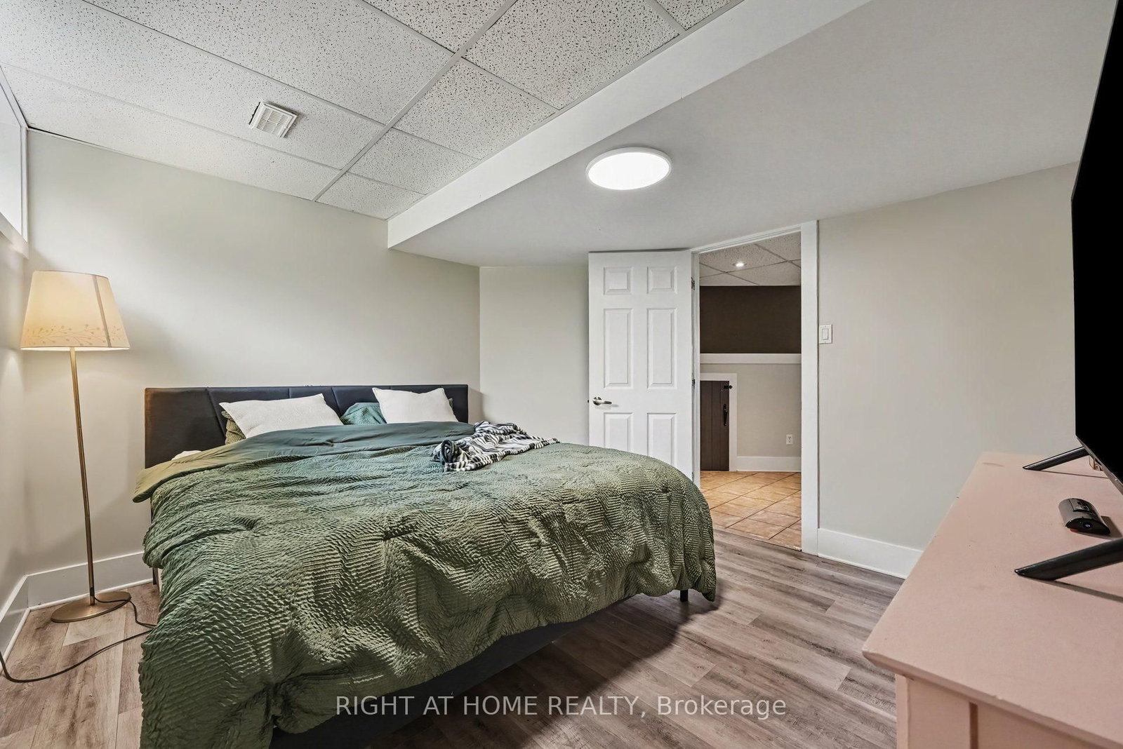 1588 Scottanne Street • Ottawa, ON photo 24