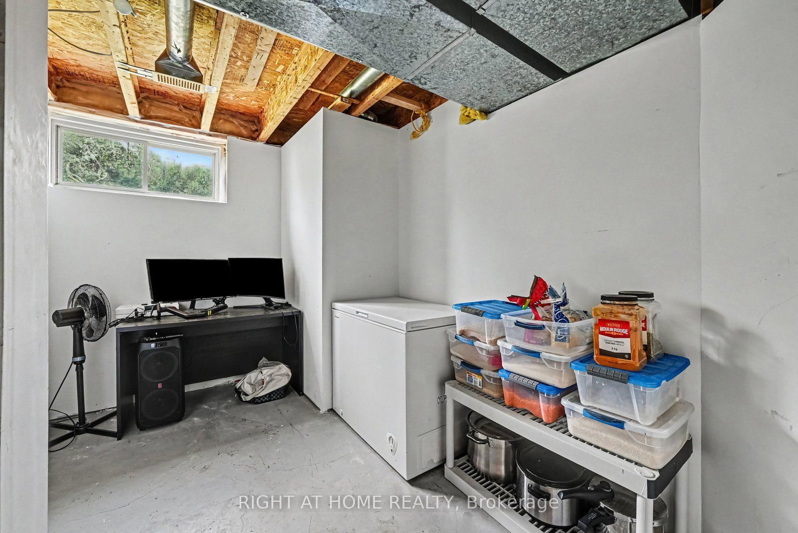 1588 Scottanne Street • Ottawa, ON photo 25