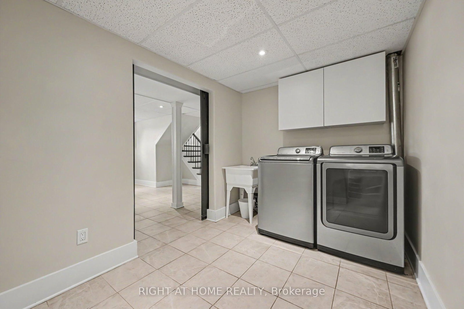 1588 Scottanne Street • Ottawa, ON photo 26