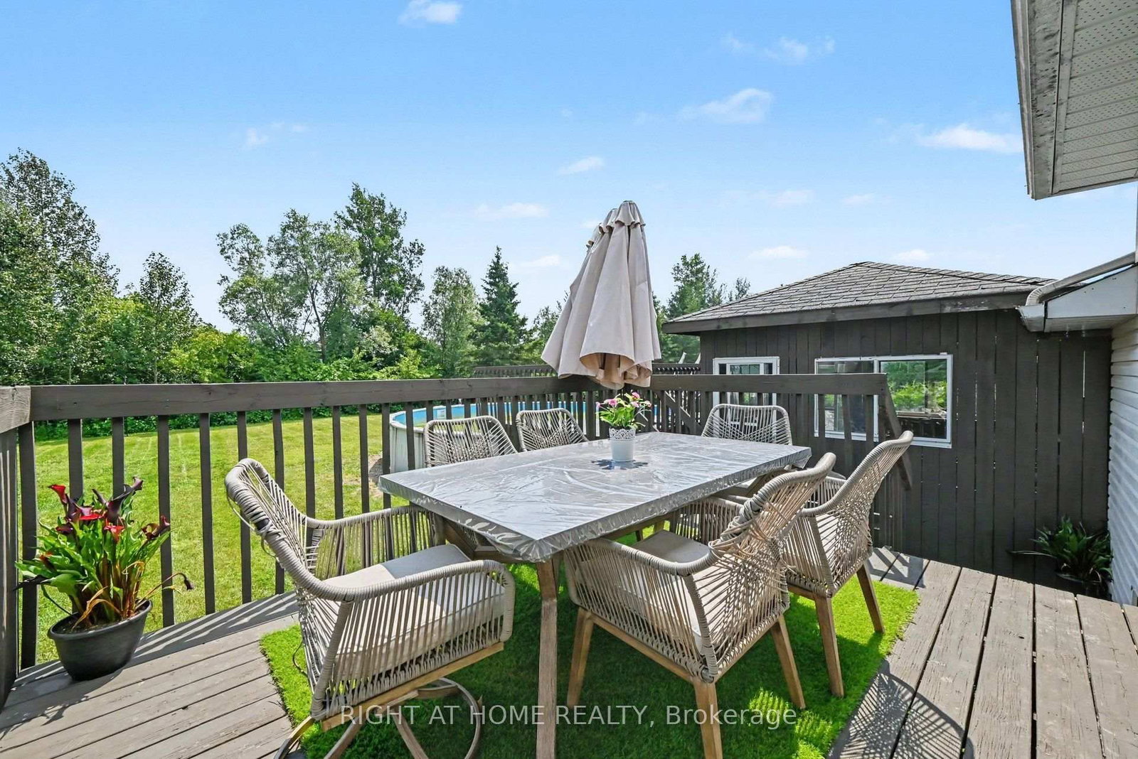 1588 Scottanne Street • Ottawa, ON photo 27